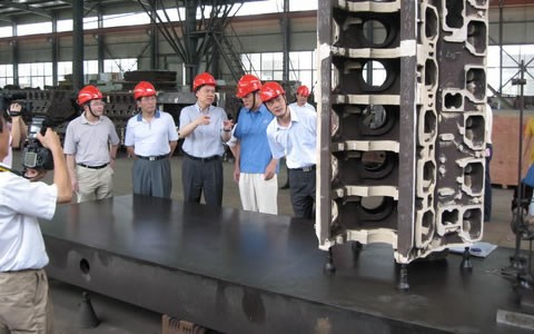 浙(zhè)江省常(chang)務副省(sheng)長陳敏(mǐn)爾視察(cha)杭機鑄(zhu)造