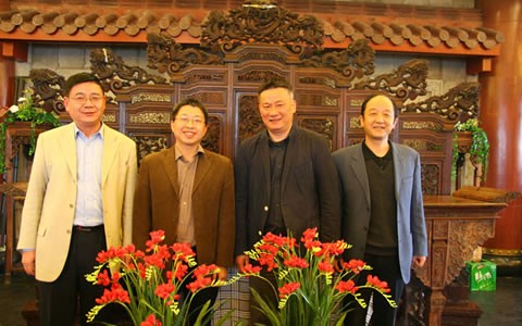 董(dong)凱夫被(bei)授予杭(háng)州市勞(láo)動模範(fan)稱号