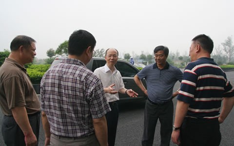 甯波江東區(qū)委書記一行來杭(hang)機股份視察