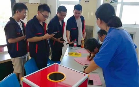 愛心點(diǎn)燃希望(wàng)  真情傳(chuán)遞溫暖(nuǎn)