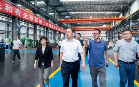 金華市委(wěi)書記朱重(zhòng)烈調研杭(háng)機股份